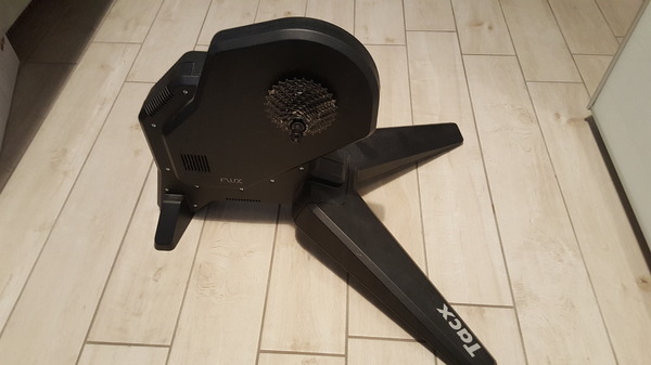 altra - TACX FLUX Smart
