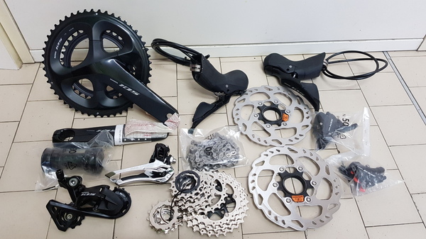 Shimano - GRUPPO SHIMANO 105 R7020 11V DISC (50/34 165mm, 11/28)