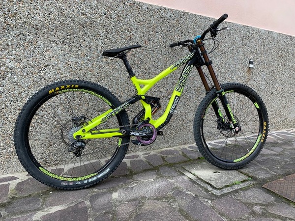 Commencal - DH V3