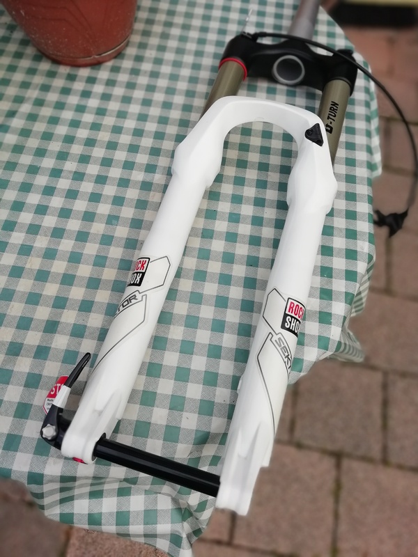 Rockshox - sektor TK