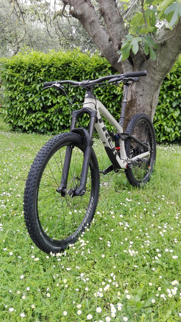 Trek - Slash 9.7