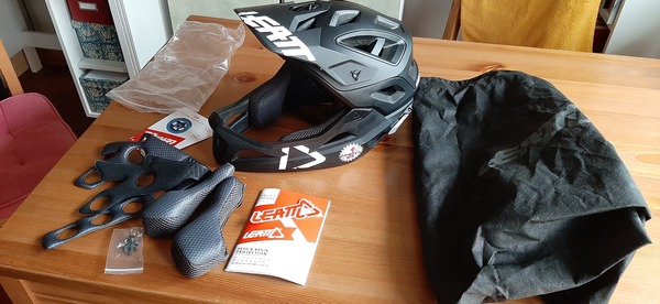 altra - Leatt dbx3 tg. M
