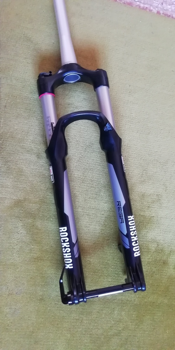 Rockshox - reba