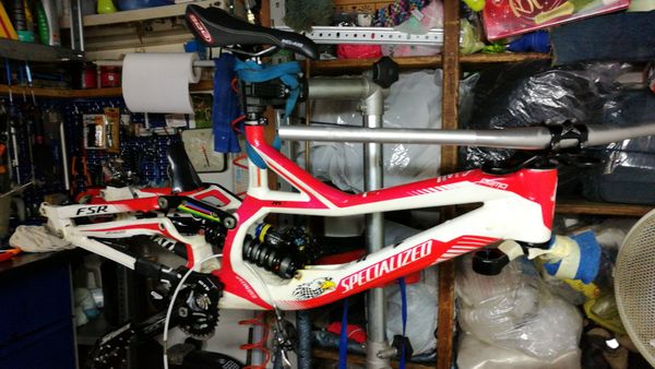 Specialized - DEMO 8 WORLD CUP