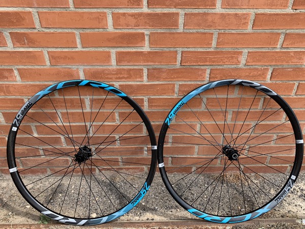 Giant - 29" GIANT XCR0 tubeless