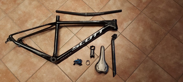 Scott - Scale carbon 27,5
