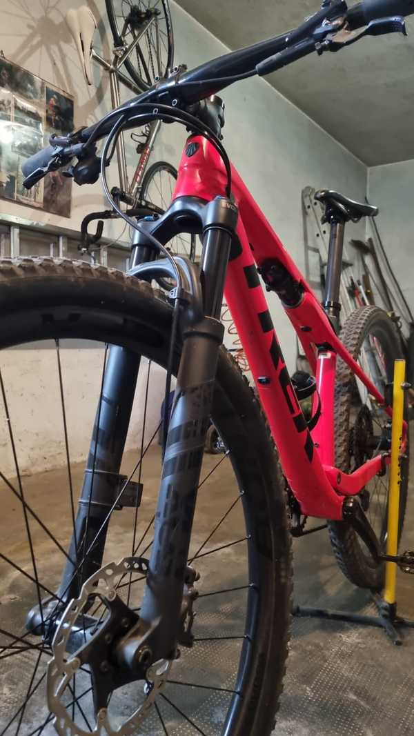 Trek - Super caliber carbonio