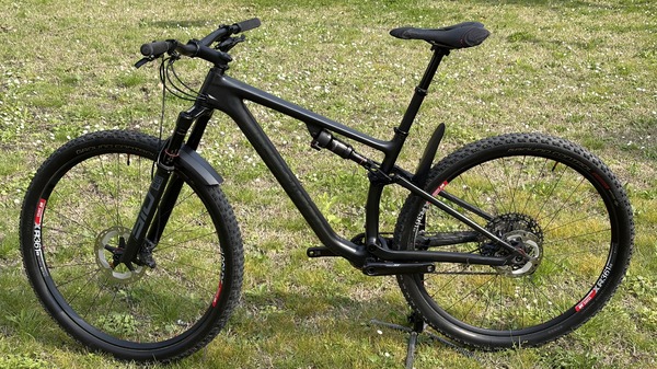 Specialized - epic evo carbon 29�