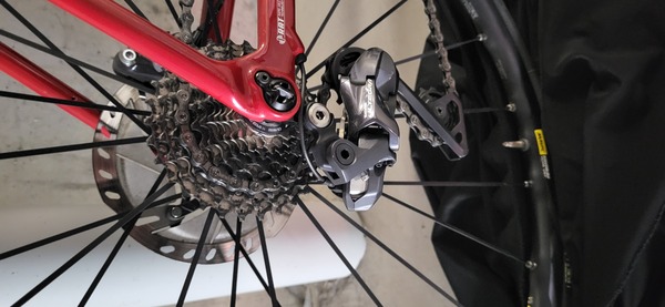 Focus - Izalco Max di2 ultegra disc