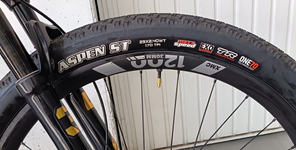 DT Swiss - 1200 XMC Carbonio 