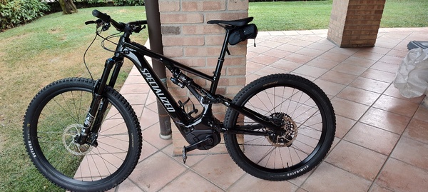 Specialized - turbo levo carbon e.bike