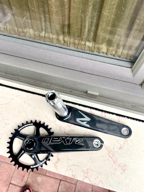 Race Face - NEXT R - 175mm - Corona 32T - 530 gr. 